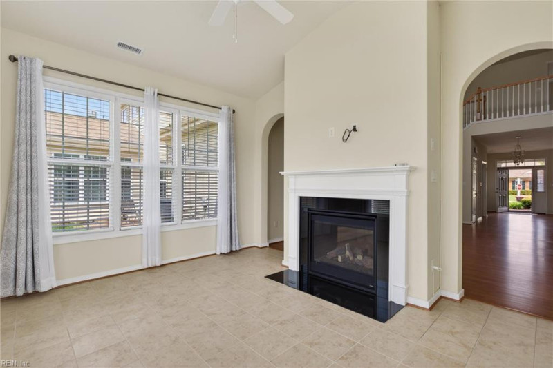 Photo 8 of 47 residential for sale in Chesapeake virginia