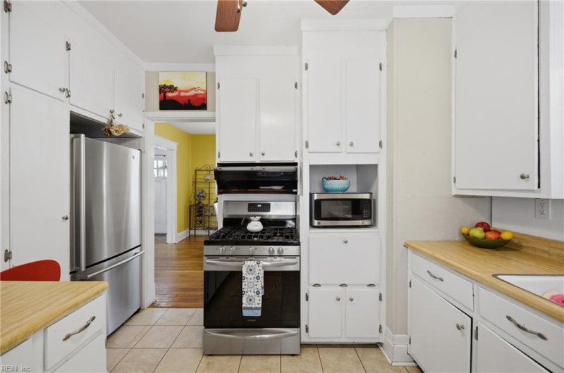 Photo 10 of 24 residential for sale in Portsmouth virginia