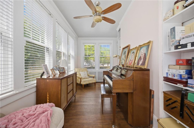 Photo 11 of 24 residential for sale in Portsmouth virginia