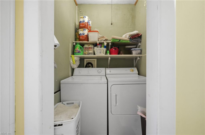Photo 17 of 24 residential for sale in Portsmouth virginia
