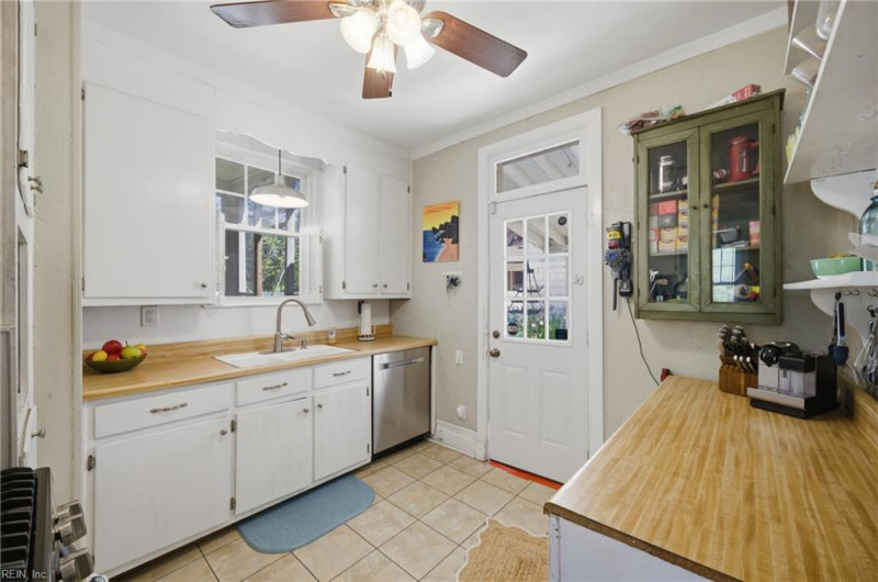 Photo 9 of 24 residential for sale in Portsmouth virginia