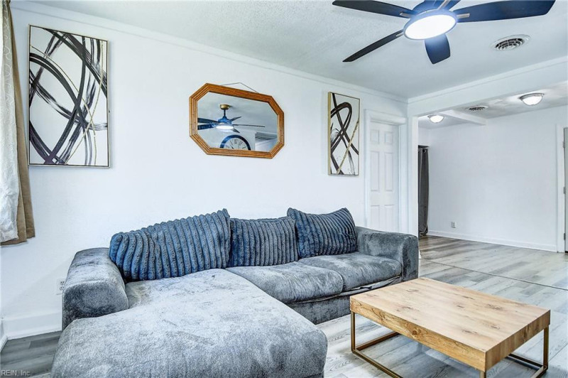 Photo 2 of 22 residential for sale in Portsmouth virginia