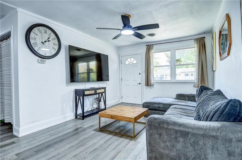 Photo 3 of 22 residential for sale in Portsmouth virginia