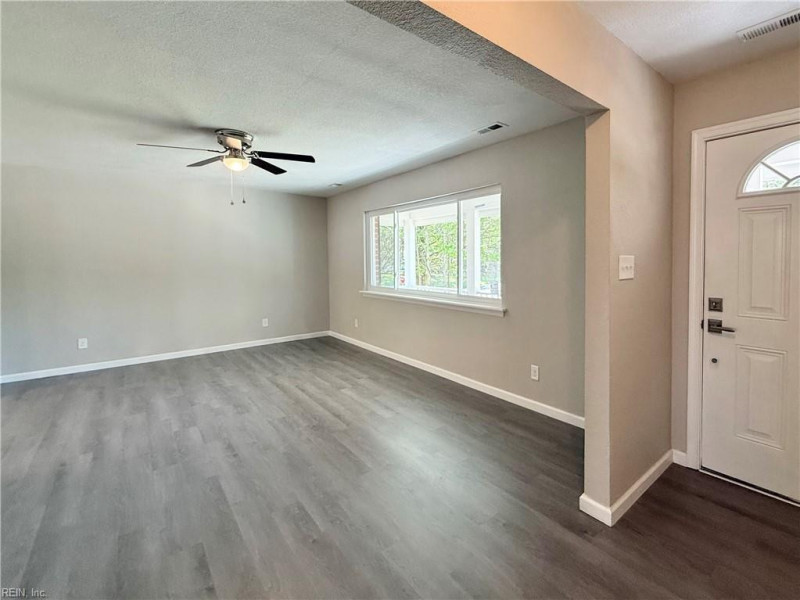 Photo 10 of 35 residential for sale in Virginia Beach virginia