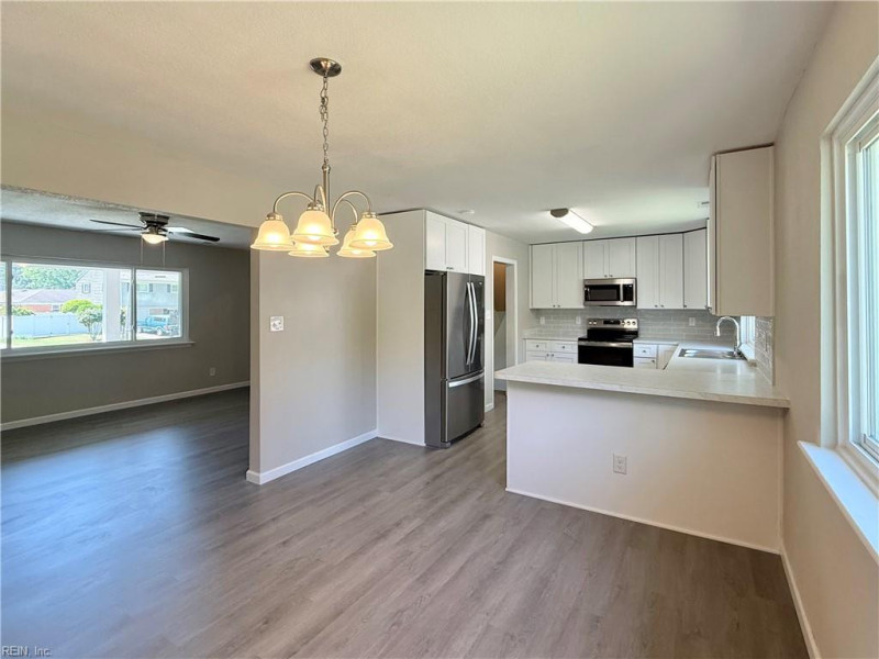 Photo 12 of 35 residential for sale in Virginia Beach virginia