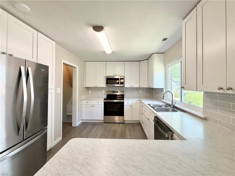 Photo 13 of 35 residential for sale in Virginia Beach virginia
