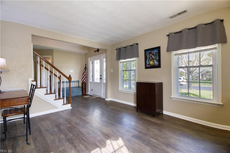 Photo 15 of 50 residential for sale in Chesapeake virginia