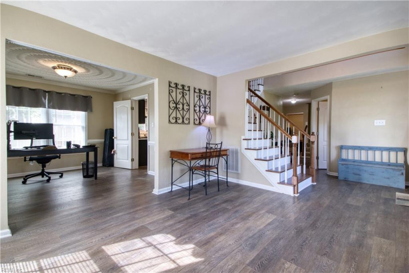 Photo 16 of 50 residential for sale in Chesapeake virginia
