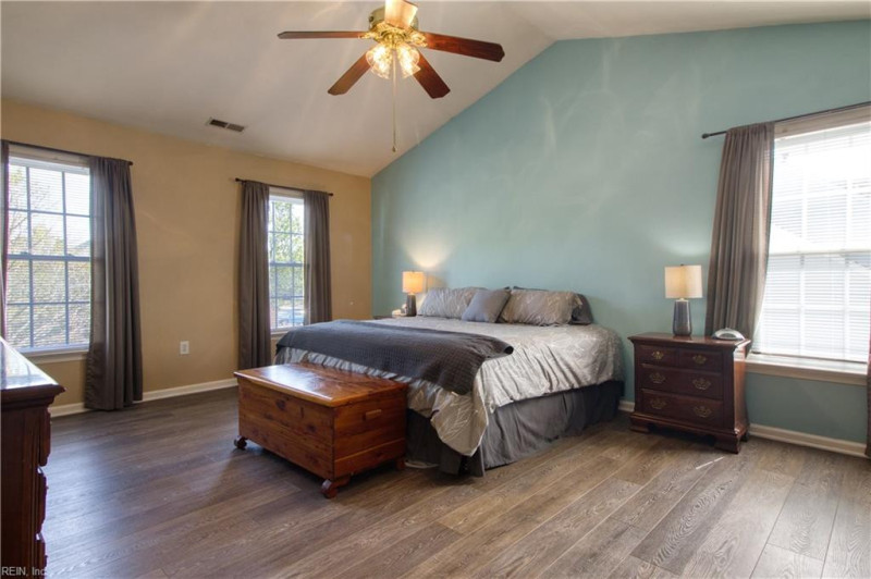 Photo 18 of 50 residential for sale in Chesapeake virginia