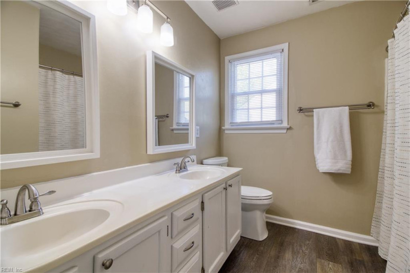 Photo 33 of 50 residential for sale in Chesapeake virginia