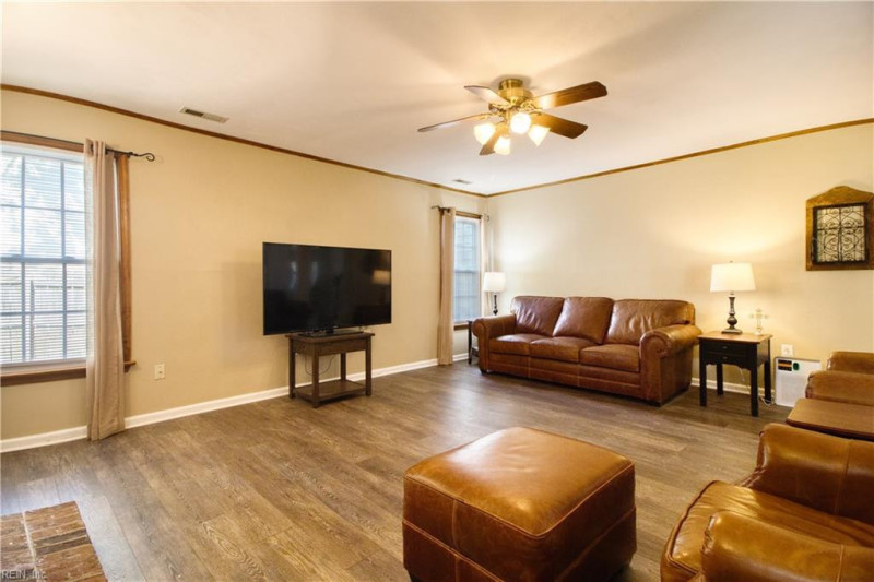 Photo 8 of 50 residential for sale in Chesapeake virginia