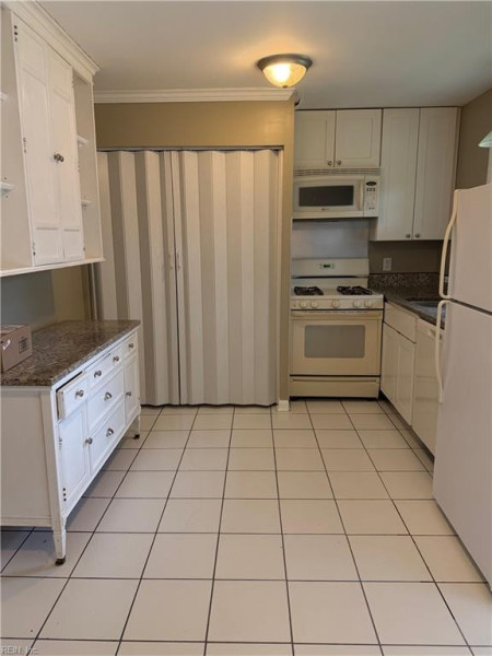 Photo 5 of 20 residential for sale in Hampton virginia