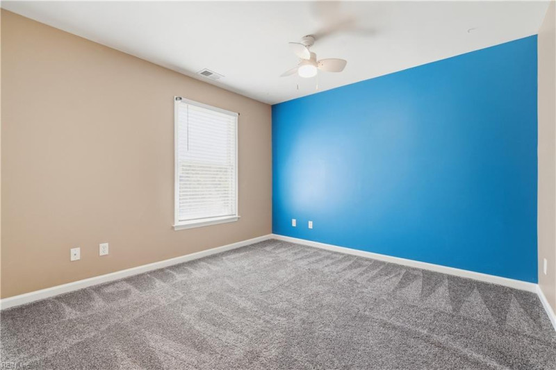 Photo 16 of 43 residential for sale in Hampton virginia
