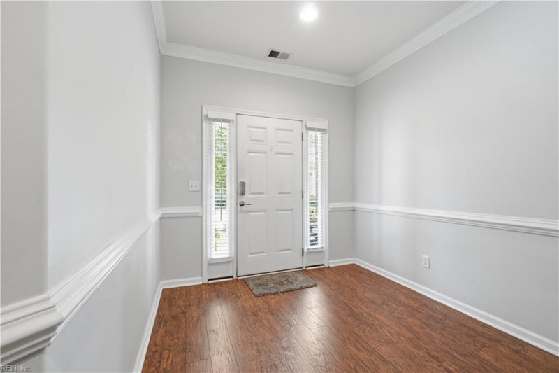 Photo 4 of 43 residential for sale in Hampton virginia