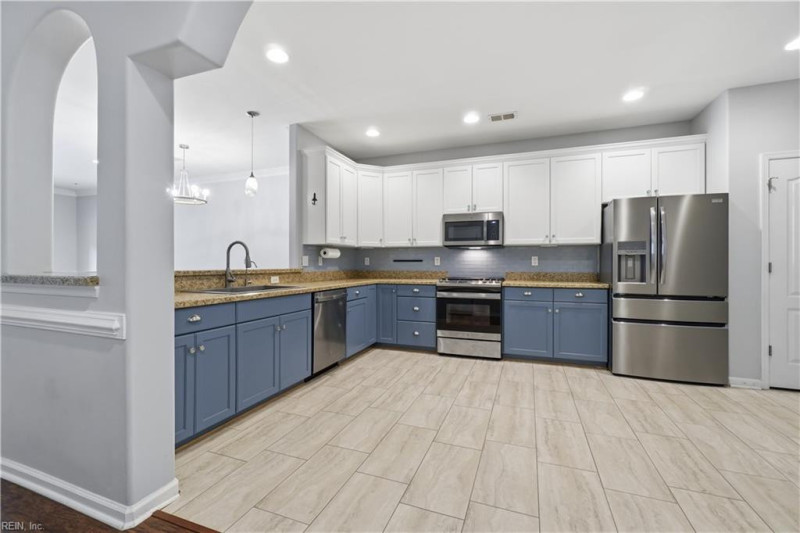 Photo 8 of 43 residential for sale in Hampton virginia