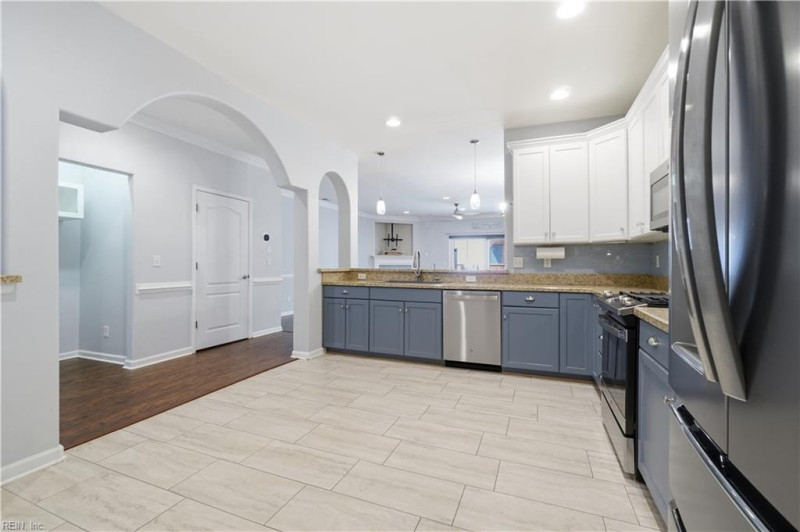 Photo 9 of 43 residential for sale in Hampton virginia