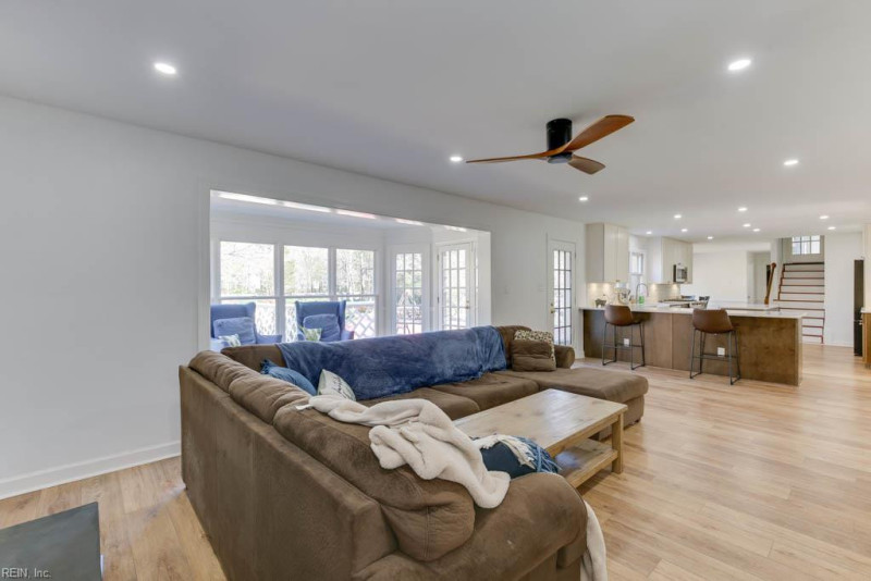 Photo 16 of 45 residential for sale in Virginia Beach virginia