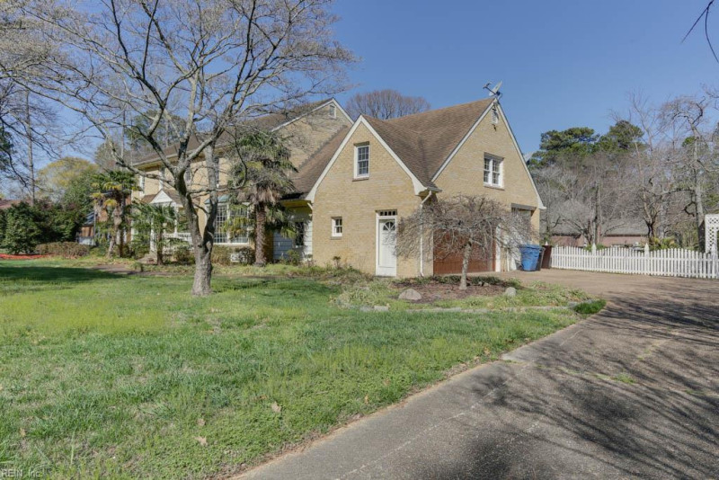 Photo 3 of 45 residential for sale in Virginia Beach virginia