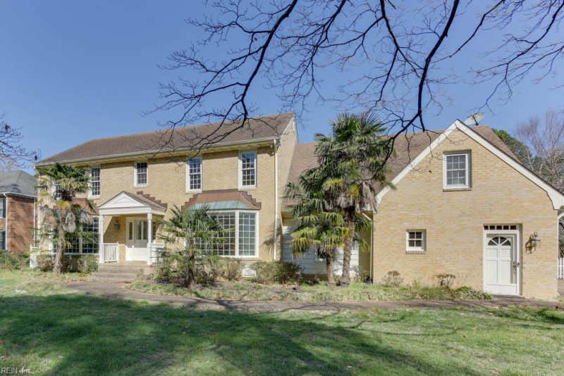 Photo 4 of 45 residential for sale in Virginia Beach virginia