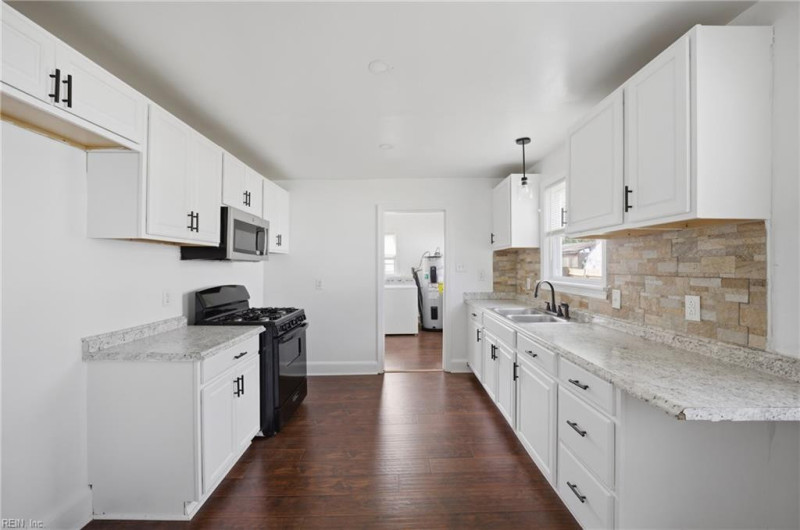 Photo 10 of 23 residential for sale in Portsmouth virginia