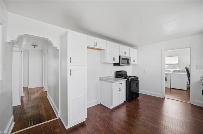 Photo 12 of 23 residential for sale in Portsmouth virginia