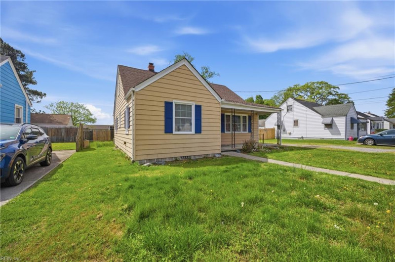 Photo 2 of 23 residential for sale in Portsmouth virginia