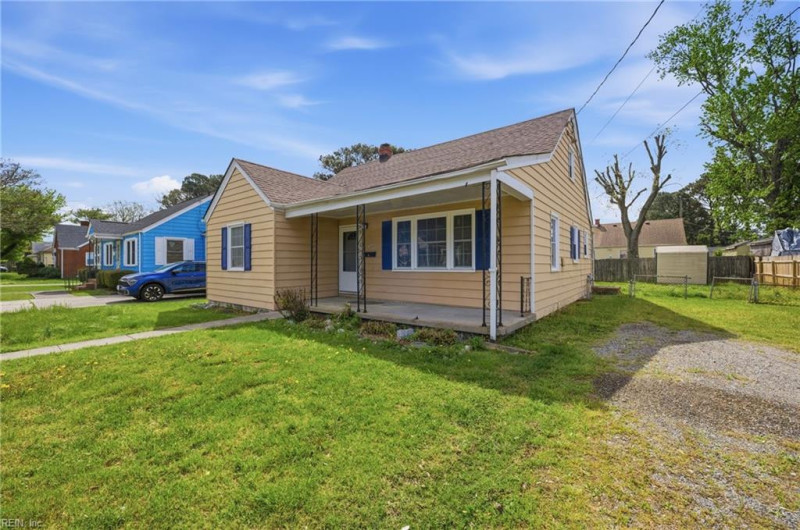 Photo 3 of 23 residential for sale in Portsmouth virginia
