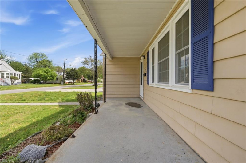 Photo 4 of 23 residential for sale in Portsmouth virginia