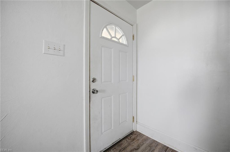 Photo 5 of 23 residential for sale in Portsmouth virginia