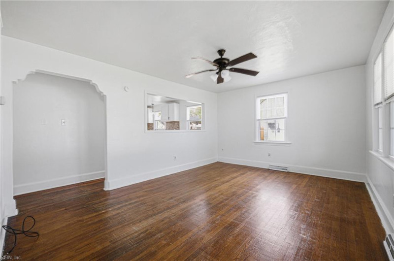 Photo 6 of 23 residential for sale in Portsmouth virginia