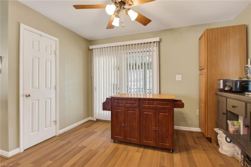 Photo 10 of 29 residential for sale in Middlesex County virginia