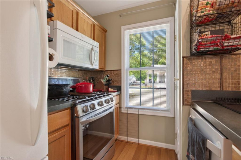 Photo 12 of 29 residential for sale in Middlesex County virginia