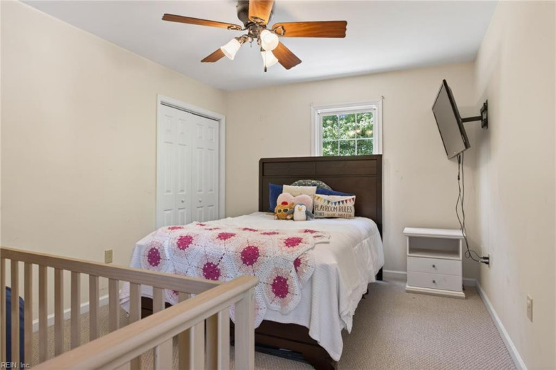 Photo 13 of 29 residential for sale in Middlesex County virginia