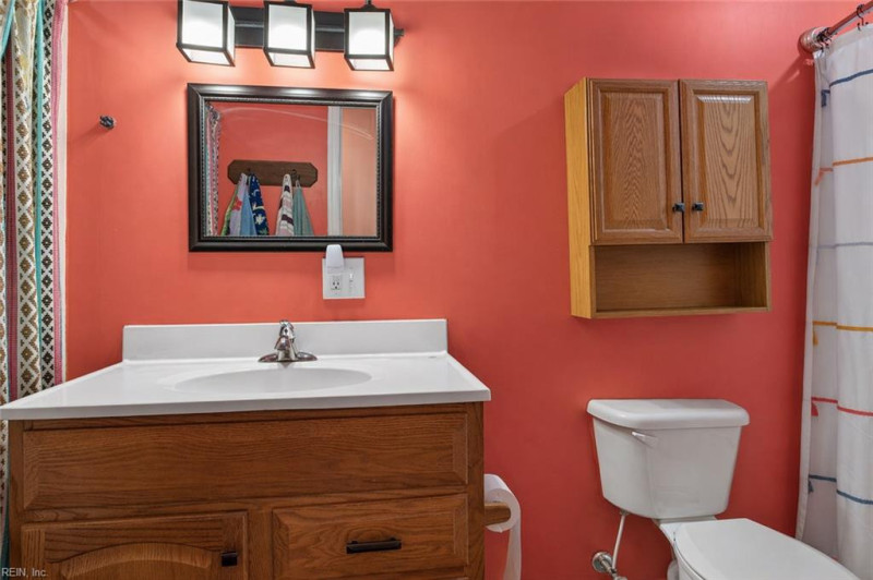 Photo 15 of 29 residential for sale in Middlesex County virginia