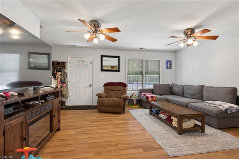 Photo 6 of 29 residential for sale in Middlesex County virginia