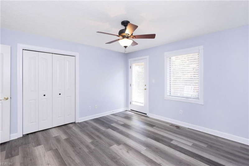 Photo 4 of 28 residential for sale in Hampton virginia