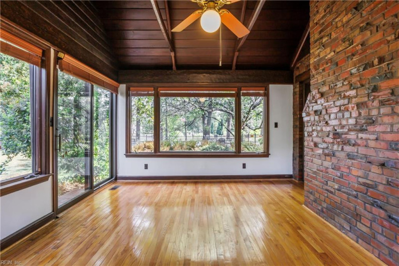 Photo 11 of 50 residential for sale in Norfolk virginia