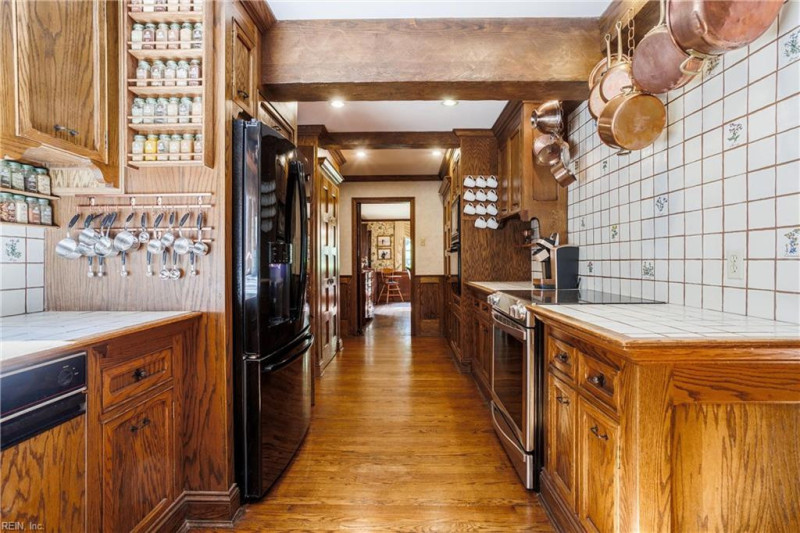 Photo 15 of 50 residential for sale in Norfolk virginia