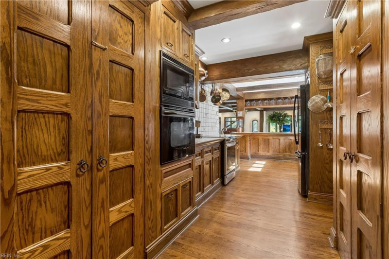 Photo 17 of 50 residential for sale in Norfolk virginia