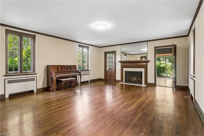 Photo 8 of 50 residential for sale in Norfolk virginia