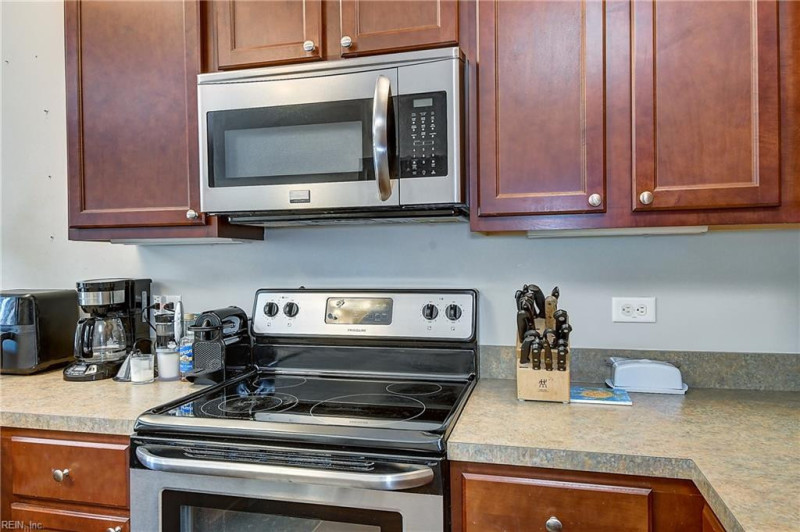 Photo 12 of 35 residential for sale in Chesapeake virginia