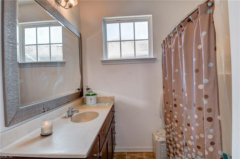 Photo 27 of 35 residential for sale in Chesapeake virginia