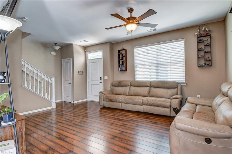 Photo 4 of 35 residential for sale in Chesapeake virginia