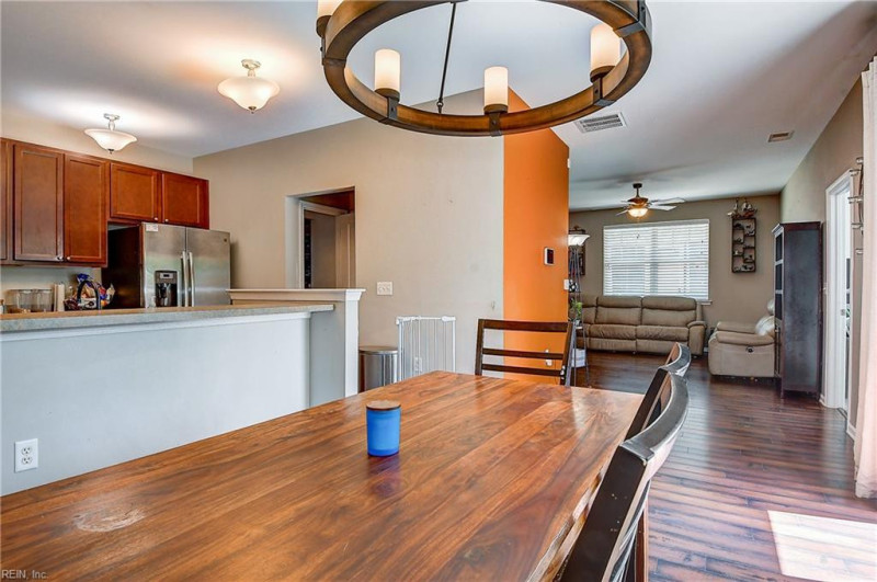 Photo 8 of 35 residential for sale in Chesapeake virginia