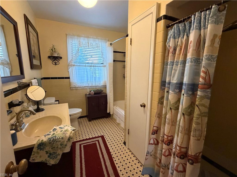 Photo 11 of 17 residential for sale in Virginia Beach virginia