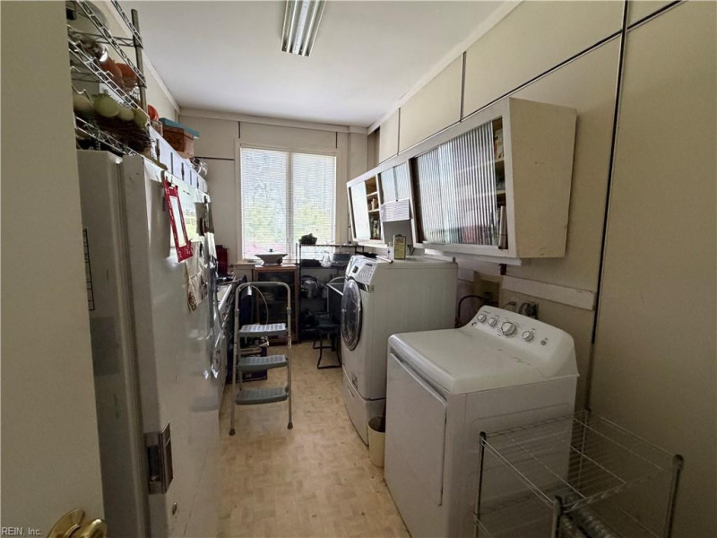 Photo 12 of 17 residential for sale in Virginia Beach virginia