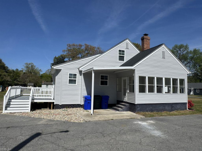 Photo 10 of 46 residential for sale in Suffolk virginia