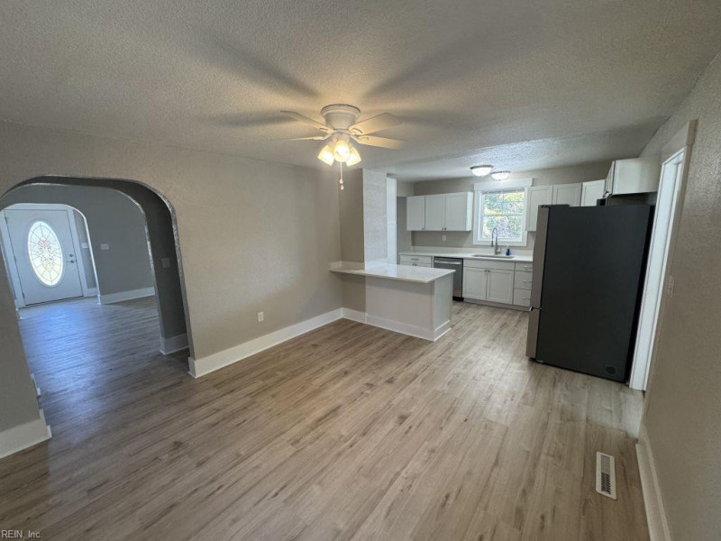 Photo 18 of 46 residential for sale in Suffolk virginia
