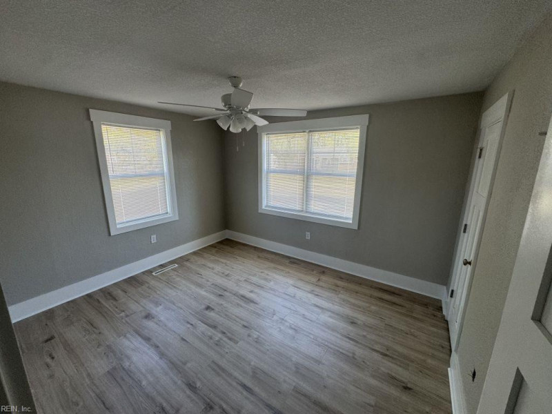 Photo 27 of 46 residential for sale in Suffolk virginia
