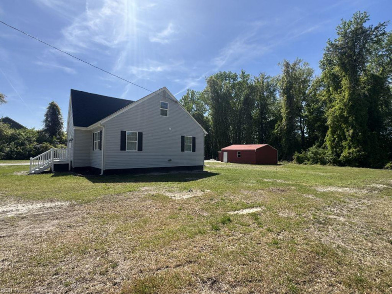 Photo 4 of 46 residential for sale in Suffolk virginia